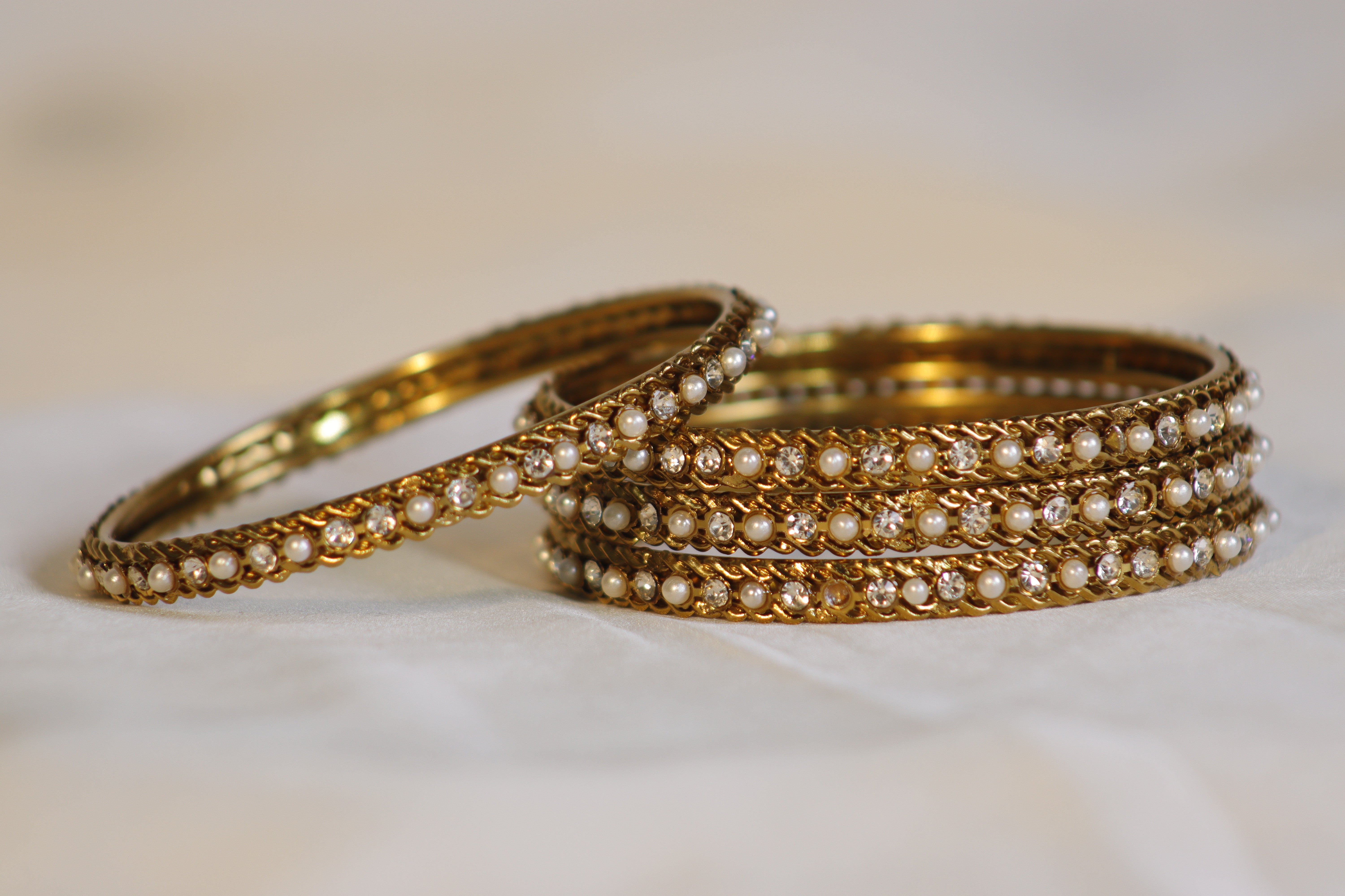 Golden Circle Kara Set of 4 with White Beads & Stones – Elegant & Awesome Look