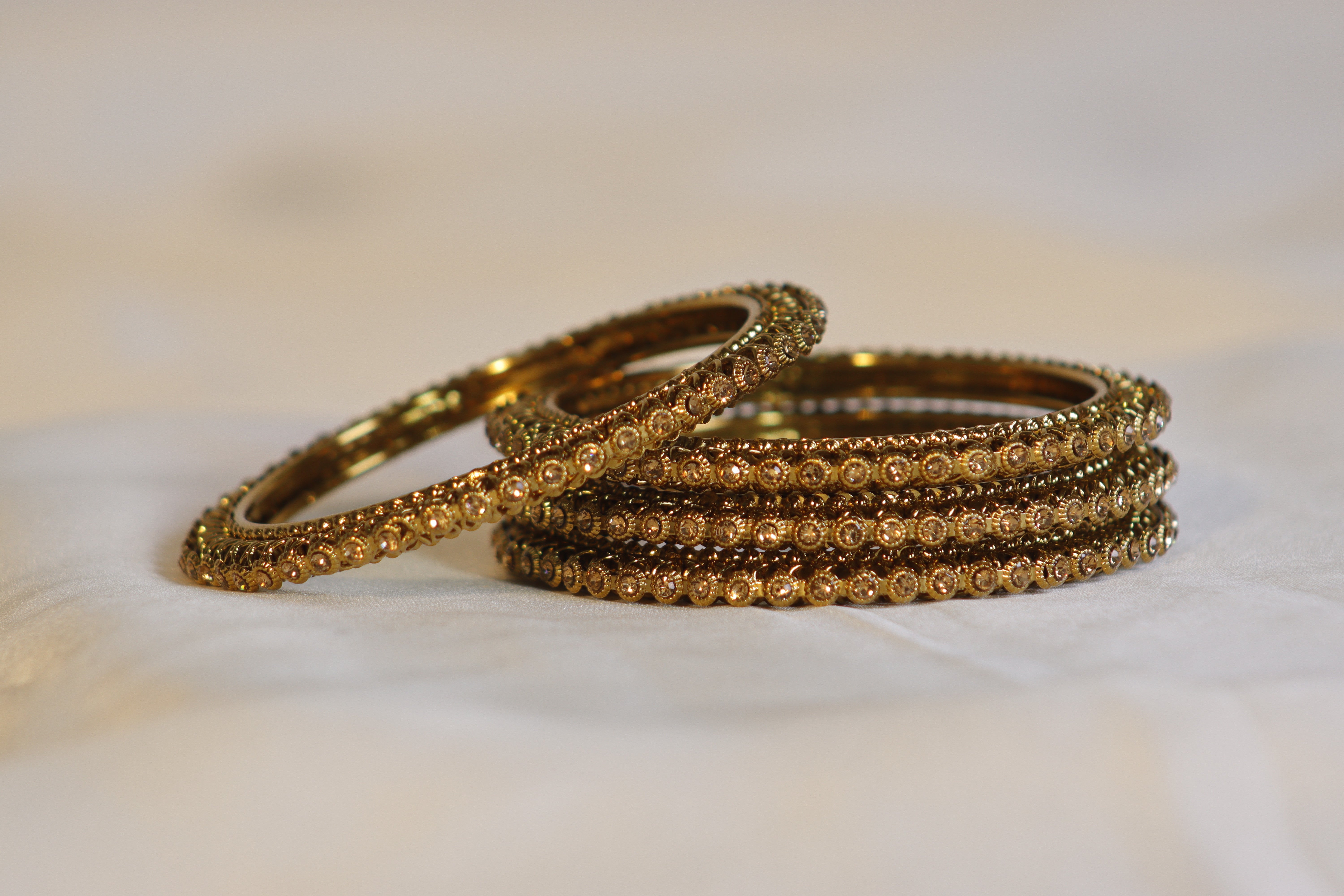 Golden Circle Pattern Kara Set of 4 with Golden Stones – Fancy & Stylish