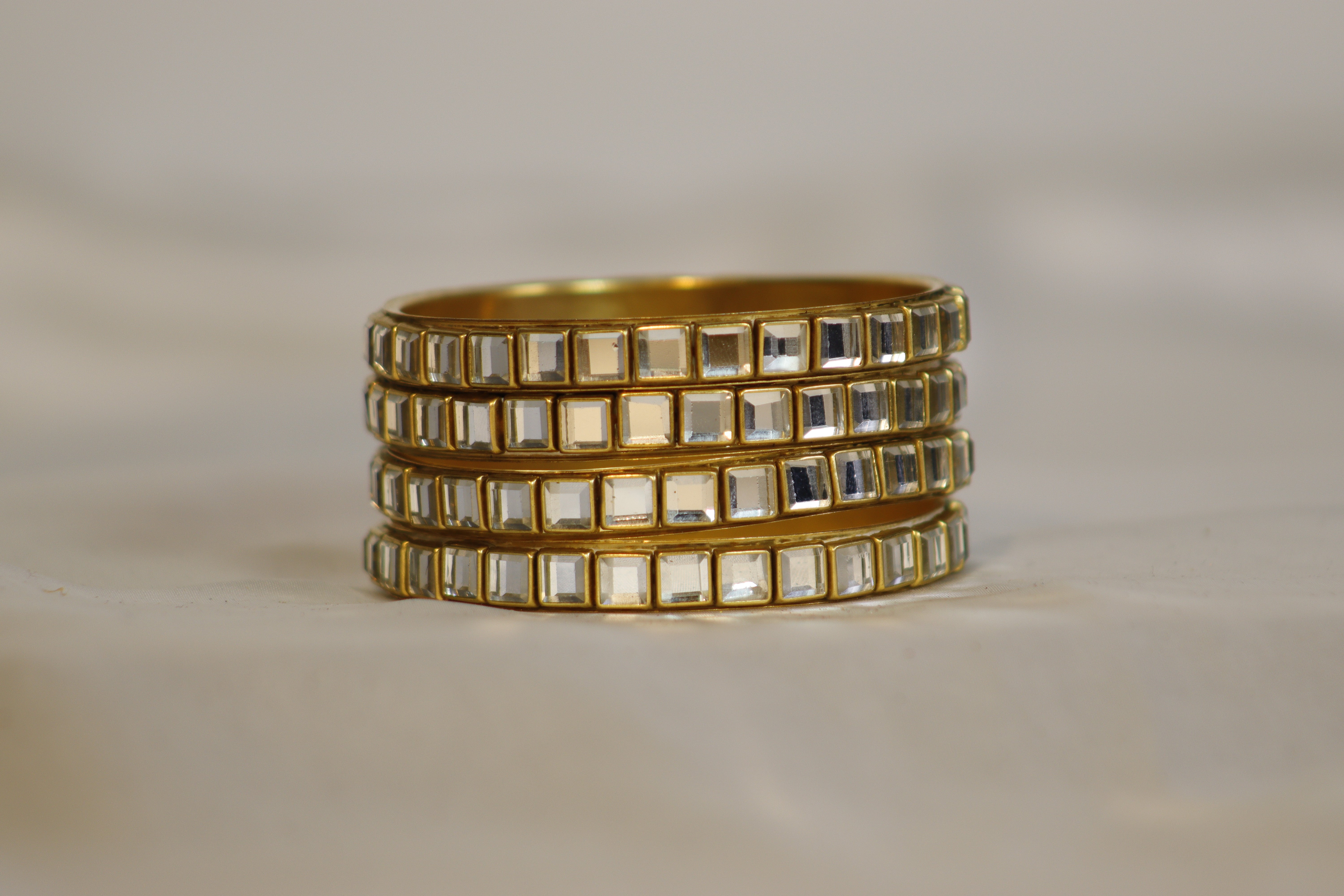 Kundan Kara Set of 4 with Reflection Stones – Elegant Traditional Design