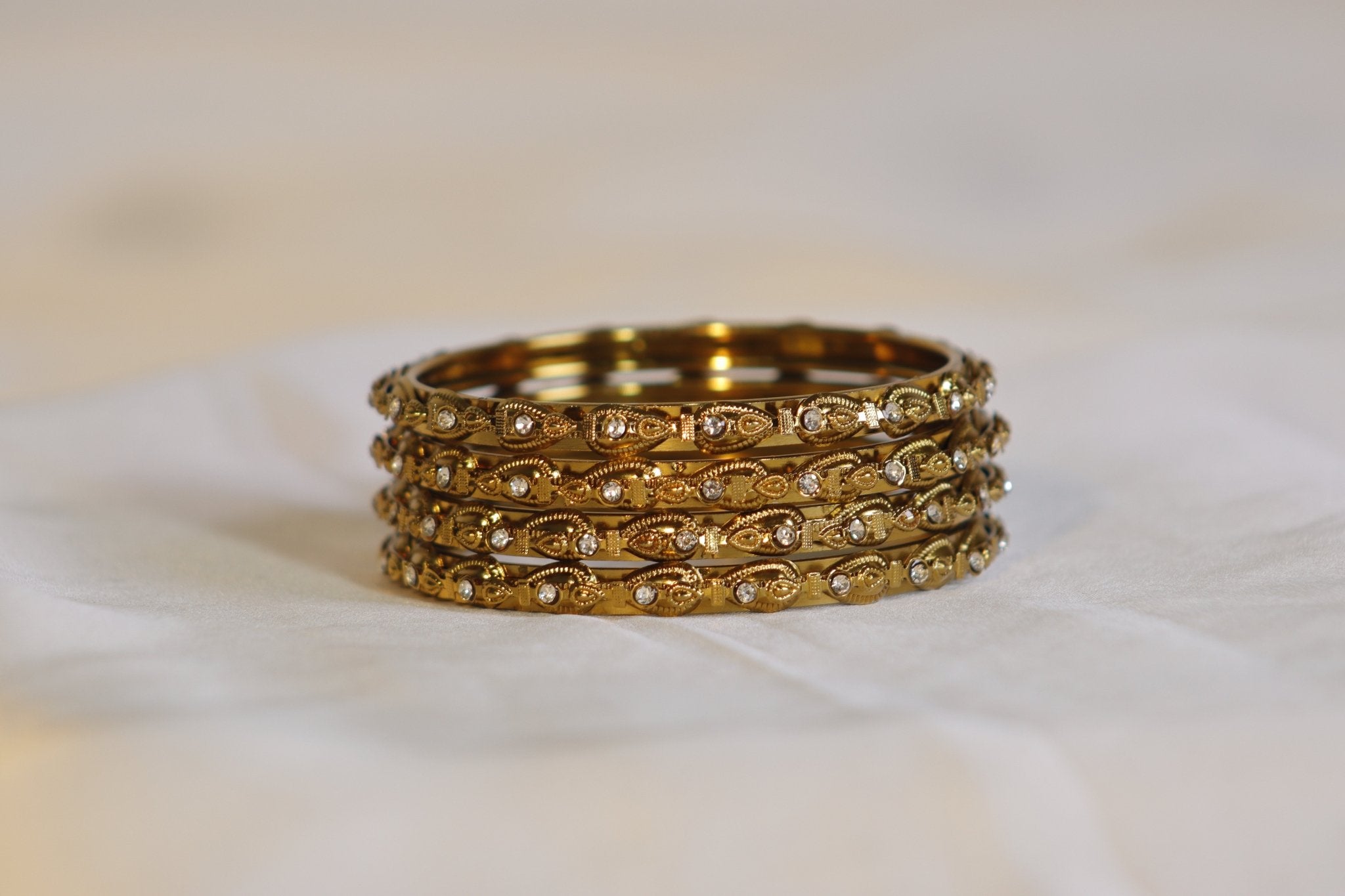 Metal Bangles in Golden – Set of 4